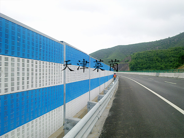 <a href=http://www.wuwudws.cn/news_article?news_id=114>高速聲屏障</a>
