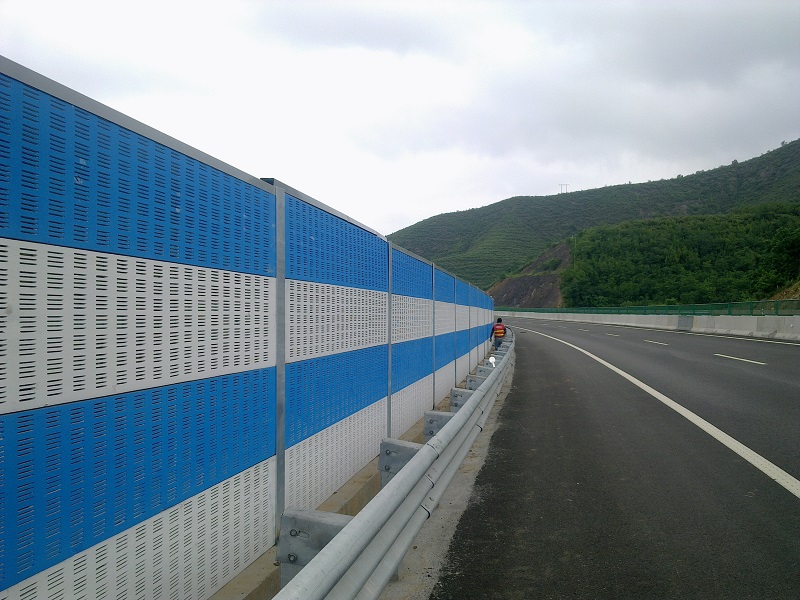 <a href=http://www.wuwudws.cn/news_article?news_id=122>聲屏障</a>