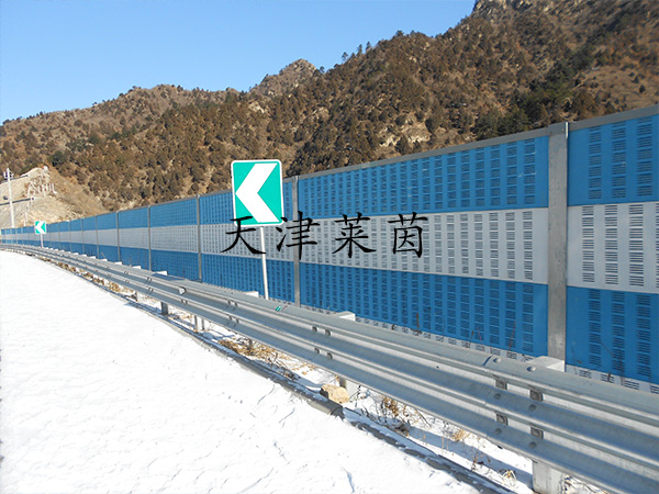 <a href=http://www.wuwudws.cn/news_article?news_id=124>聲屏障</a>