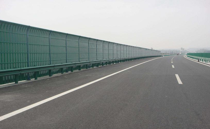 <a href=http://www.wuwudws.cn/news_article?news_id=140>高速公路聲屏障</a>
