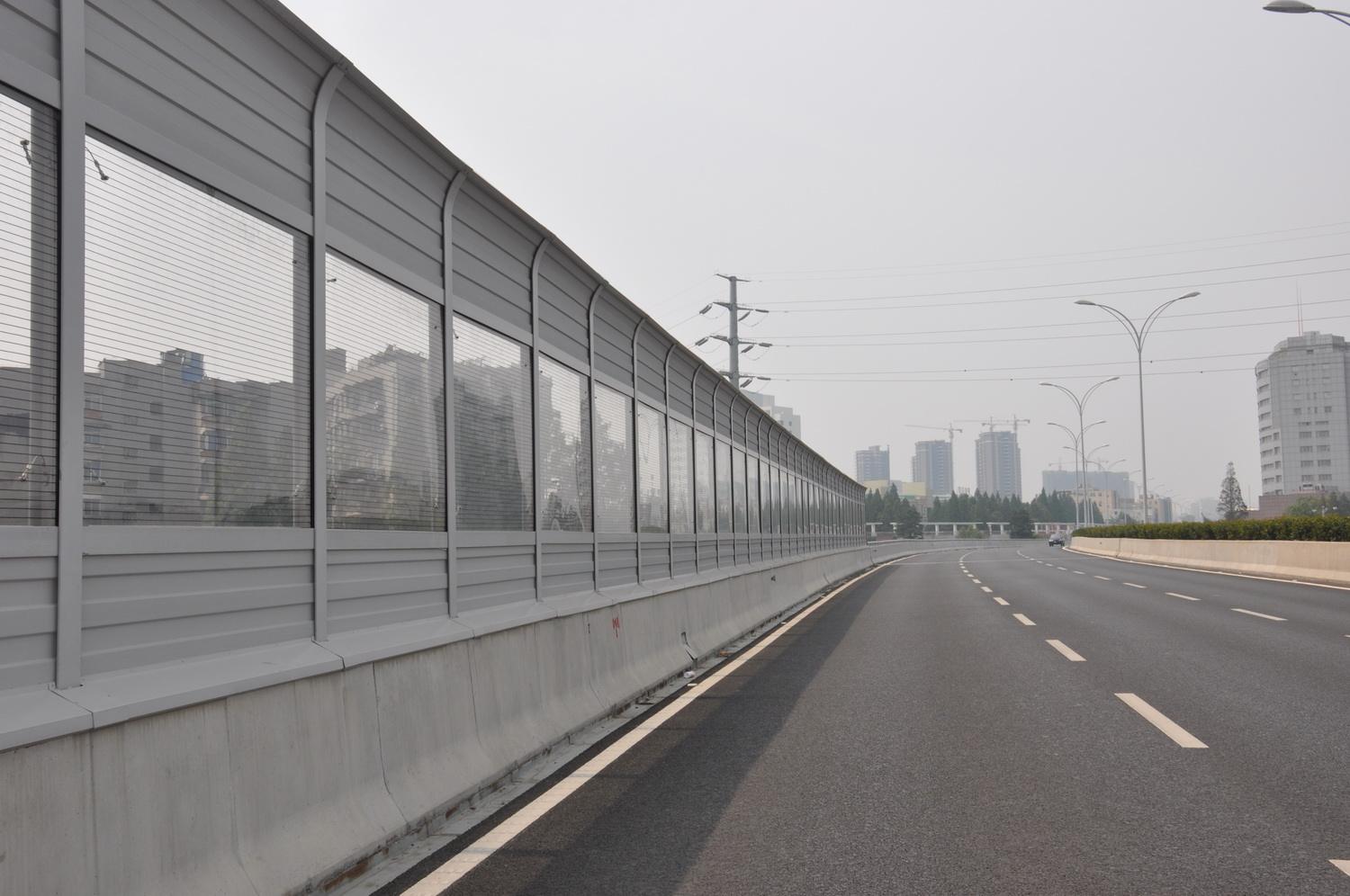 <a href=http://www.wuwudws.cn/news_article?news_id=142>公路聲屏障</a>