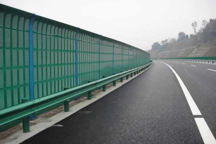 <a href=http://www.wuwudws.cn/news_article?news_id=145>高速公路聲屏障廠家</a>